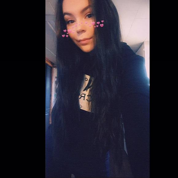 Meet your Posher, Krystalle - Picture 1 of 1